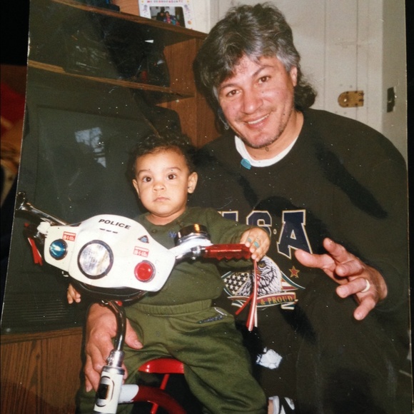 Profile Picture of Peter Serrano (@benteke) on Poshmark