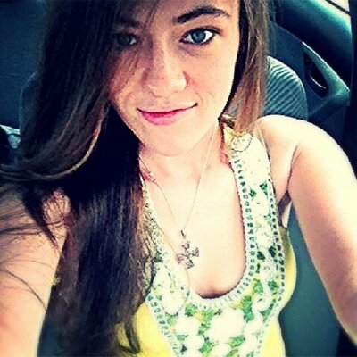 Profile Picture of Rosie Boone (@RosiePosieRawr) on Twitter