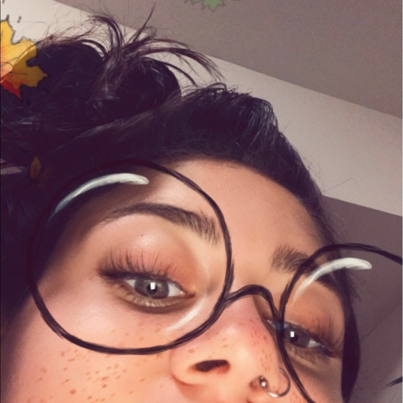Profile Picture of Brianna Benites (@benitesbri) on Poshmark
