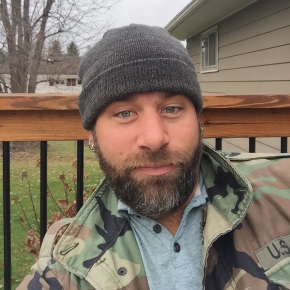 Profile Picture of Jesse Lake (@jazza_lake) on Poshmark