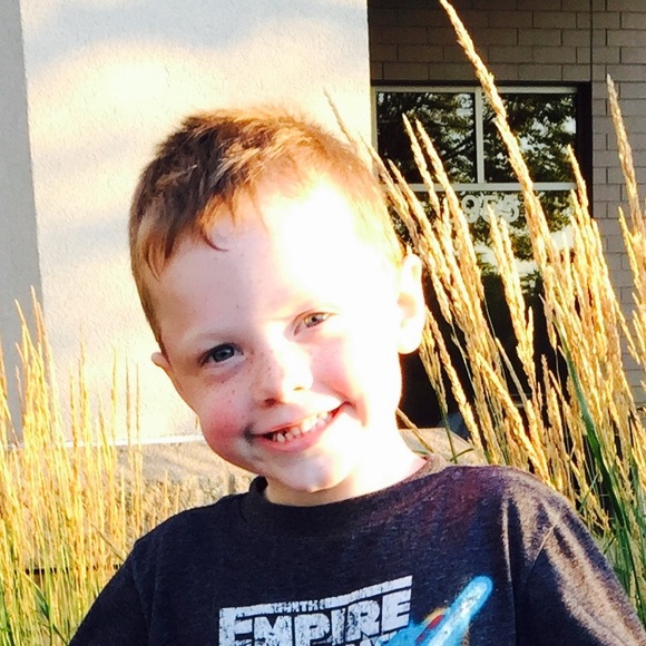 Profile Picture of Liz Leino (@lizleino) on Poshmark