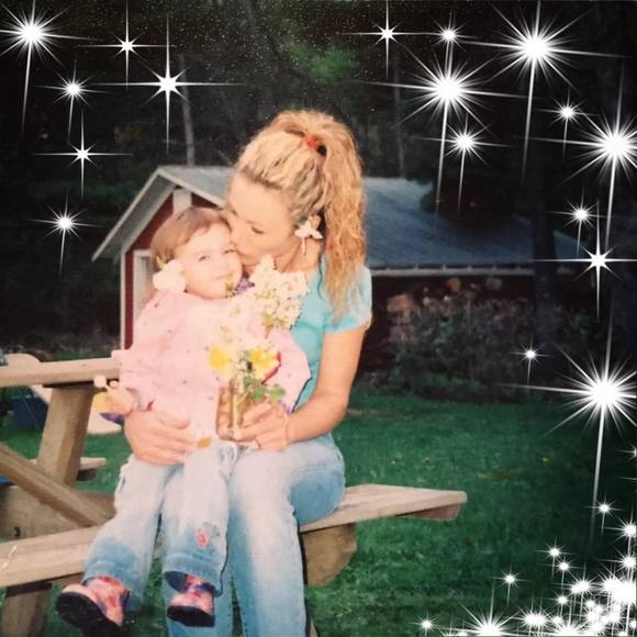 Profile Picture of Shelley Lairy (@slairy) on Poshmark