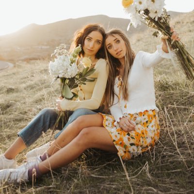 Profile Picture of Brooklyn And Bailey (@BrookAndBailey) on Twitter