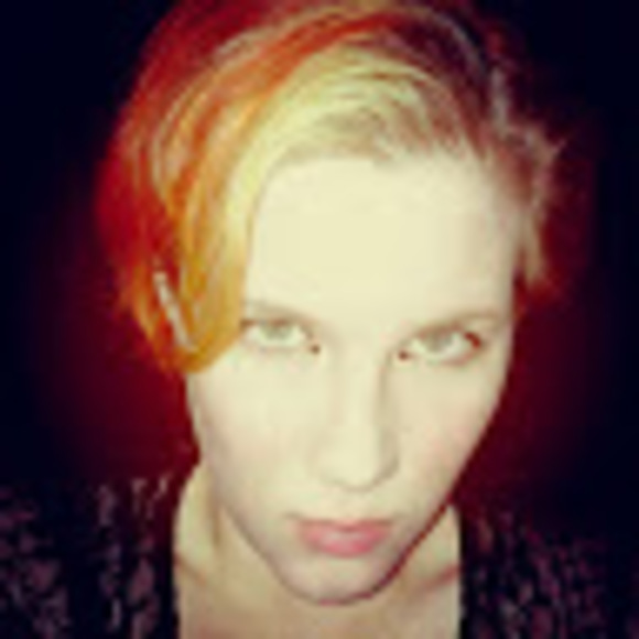 Profile Picture of Cassandra Hanek (@cassandra_hanek) on Poshmark