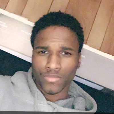 Profile Picture of Self Love 🍃 ❤️ 🍃 (@_TaylorDgt) on Twitter