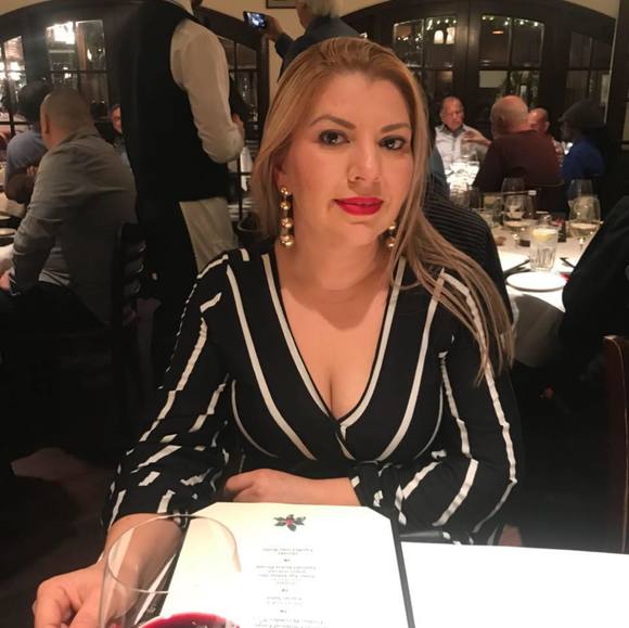 Profile Picture of Reyna Felix (@reynadfelix) on Poshmark