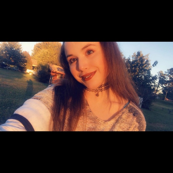 Profile Picture of Cassidy Crafts (@casscrafts98) on Poshmark