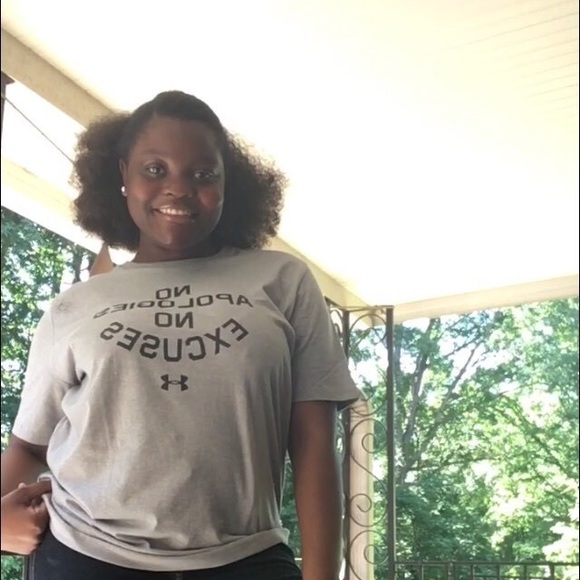 Profile Picture of Ryanna Crawford (@cryanna16) on Poshmark