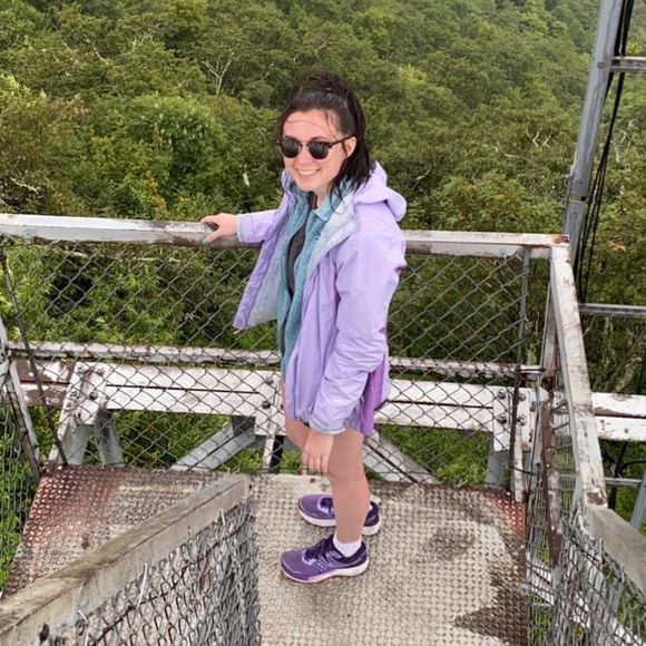 Profile Picture of Kelsie Hranek (@kels1204) on Poshmark