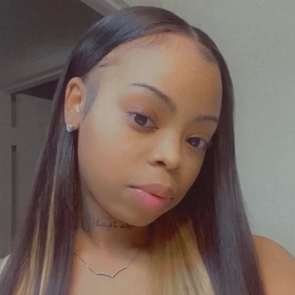 Profile Picture of Erica Boyd (@ericaboyd120) on Poshmark