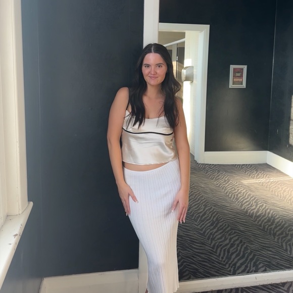 Profile Picture of Alana Laslowski (@alanalaslowski) on Poshmark