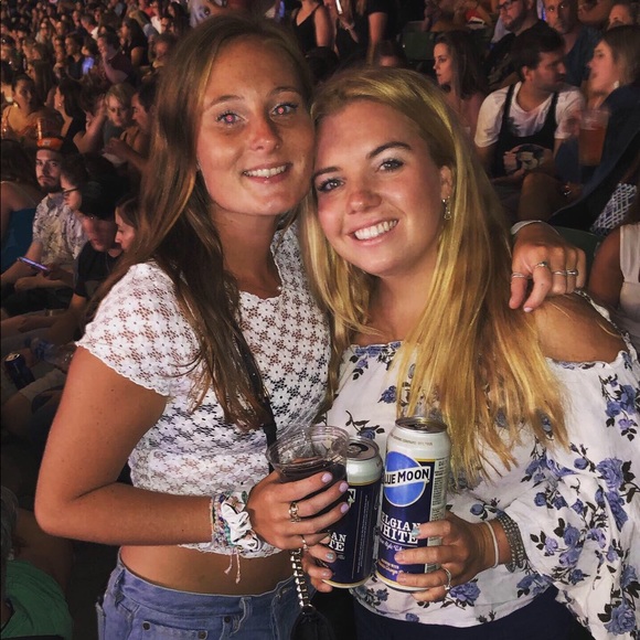 Profile Picture of Johanna Dauray (@j_dauray) on Poshmark