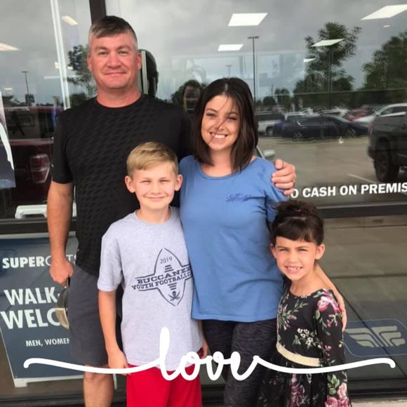 Profile Picture of Keri Airhart (@keriairhart) on Poshmark