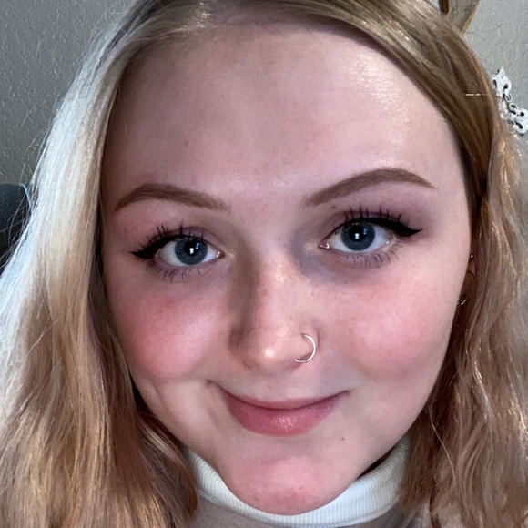 Profile Picture of Kyla Frost (@kylafrost4) on Poshmark