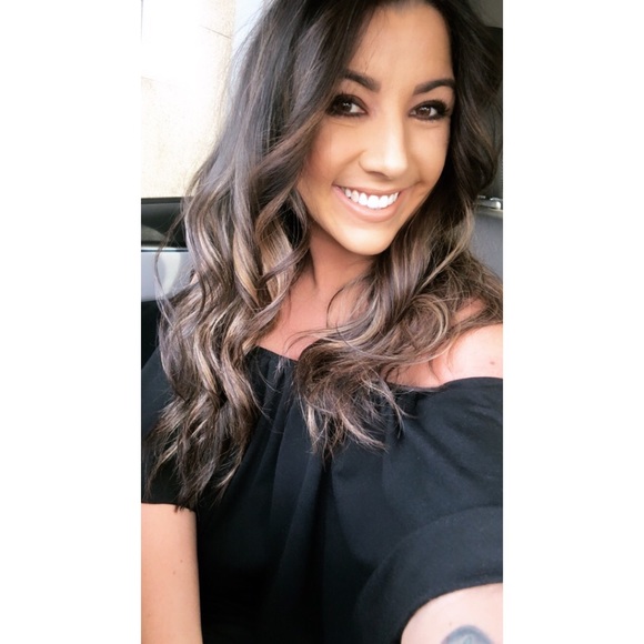 Profile Picture of Sam Arroyo (@sbee07) on Poshmark