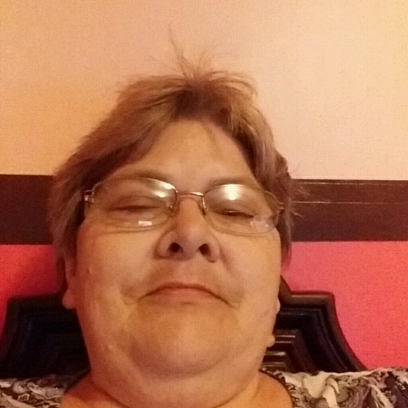 Profile Picture of Paula Sprouse (@grandmapaula5) on Poshmark