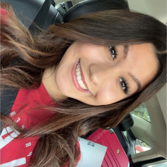 Profile Picture of Bethany Fraire (@bethanyfraire) on Poshmark