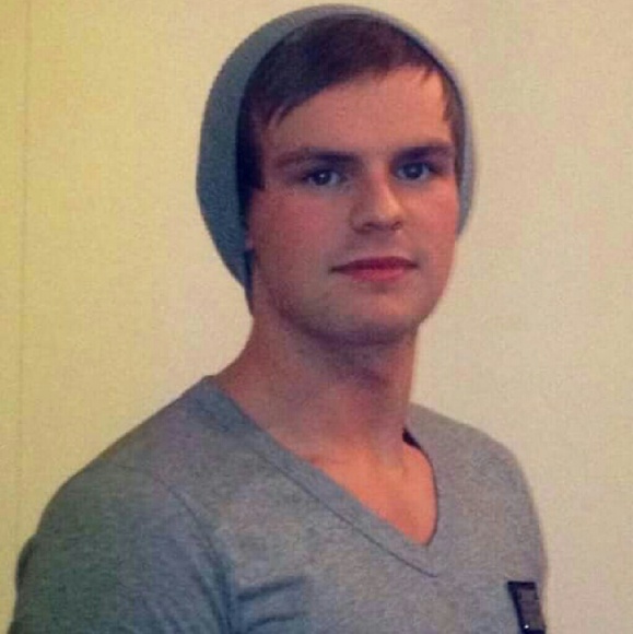 Profile Picture of Henry Nicholas (@henry101) on Poshmark