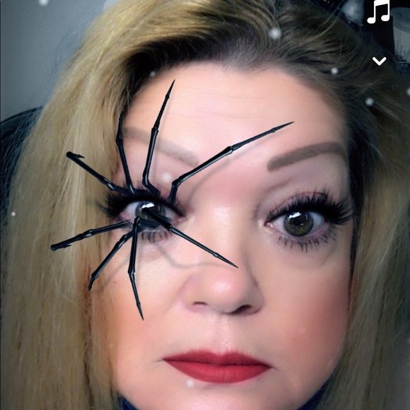 Profile Picture of Sandra Bush (@harleighb1352) on Poshmark