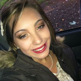 Profile Picture of Andrea Mathis (@anniepandie17) on Pinterest