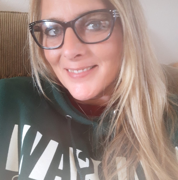 Profile Picture of Jamie Byers (@jb772881) on Poshmark