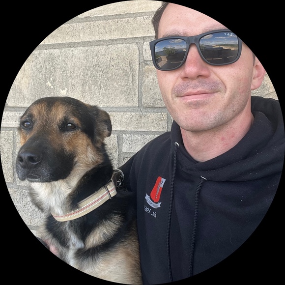 Profile Picture of Alexander Larson (@alexanderlarson) on Poshmark