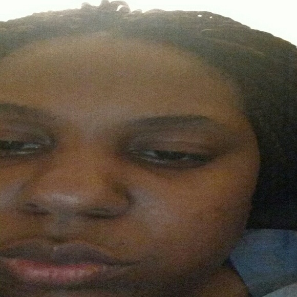 Profile Picture of Jerevelyn Wade (@jerevelyn) on Poshmark