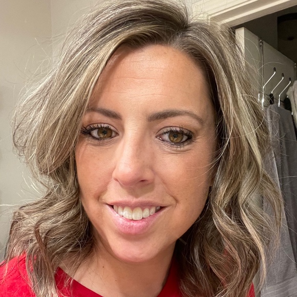 T Bossio - Poshmark Profile Picture of T Bossio (@bossiofamily) on Poshmark