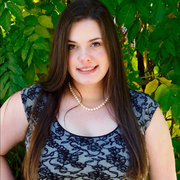 Profile Picture of Devra Vandenberghe (@dvandenberghe) on Poshmark