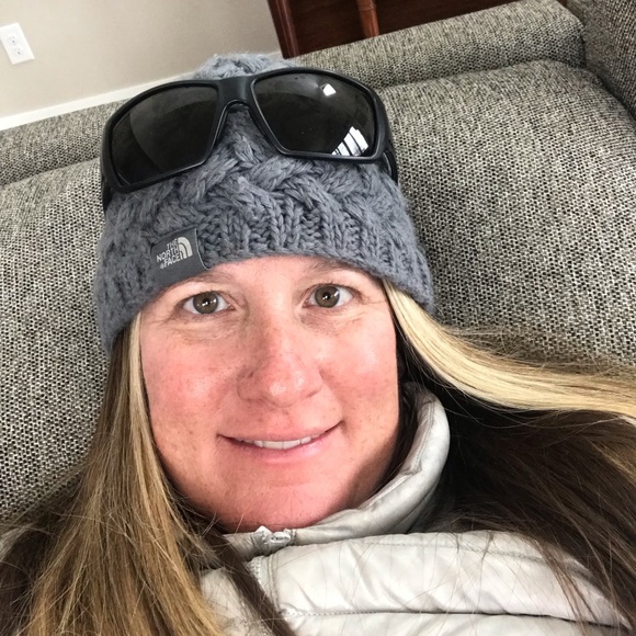 Profile Picture of Gabrielle Draper (@draperg70) on Poshmark