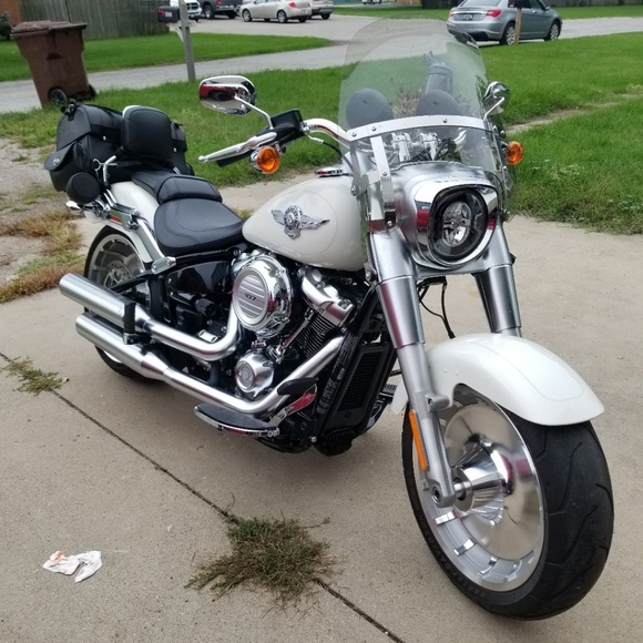 Profile Picture of Steven Forbear (@skenworth96) on Poshmark