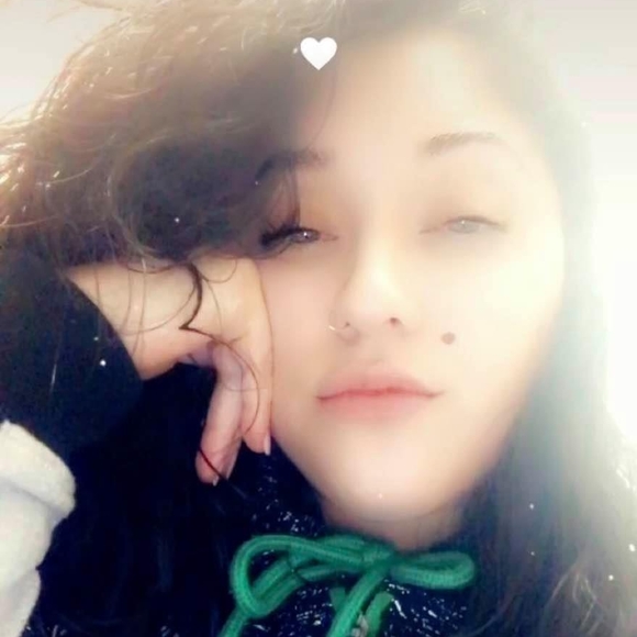 Profile Picture of Missy Gonzalez (@rocketgirlmissy) on Poshmark