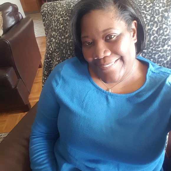 Profile Picture of Tracie Smart (@tosmart) on Poshmark