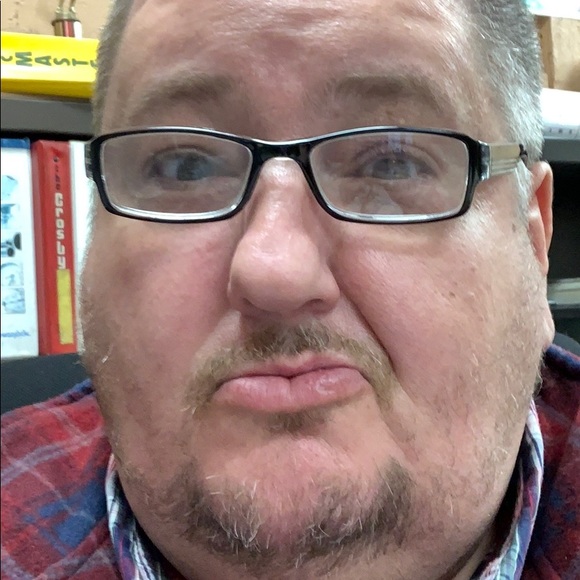 Profile Picture of Richard Roder (@richard_roder) on Poshmark