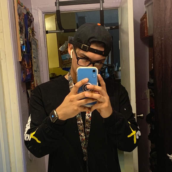 Profile Picture of Albert Chavez (@oterblah) on Poshmark