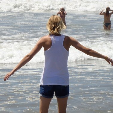 Profile Picture of Amy Jacobson (@@euroames) on Twitter