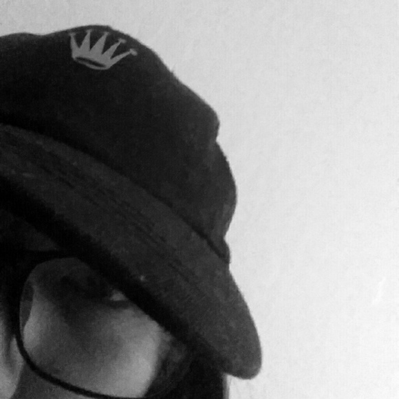 Profile Picture of Bianca Wong (@cosmicbih) on Poshmark