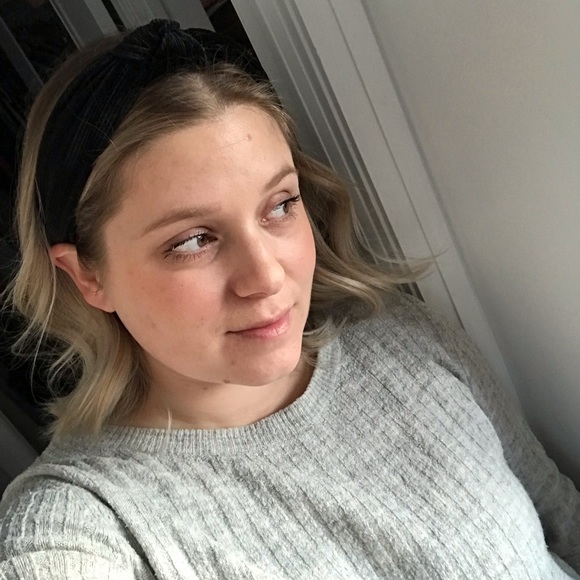 Profile Picture of Marianne Wright (@marianneerin) on Poshmark