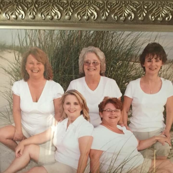 Profile Picture of Rebecca Haggenjos (@rebop323) on Poshmark