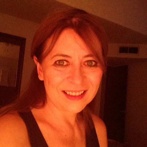 Profile Picture of Susana Lauritzen (@susdelpaso) on Poshmark