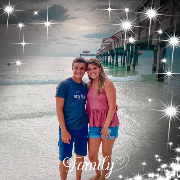 Profile Picture of Debra Christensen (@dchriste21) on Poshmark