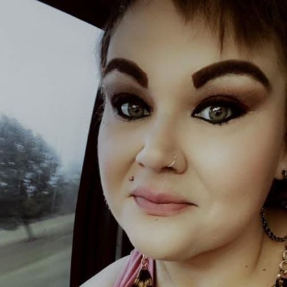 Profile Picture of Darci Quinn (@cupcakepatisaul) on Poshmark