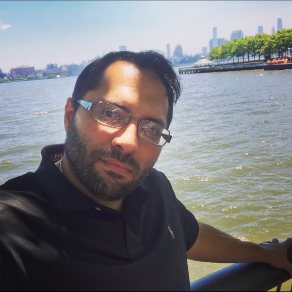 Profile Picture of Peter Iskander (@iskander007) on Poshmark