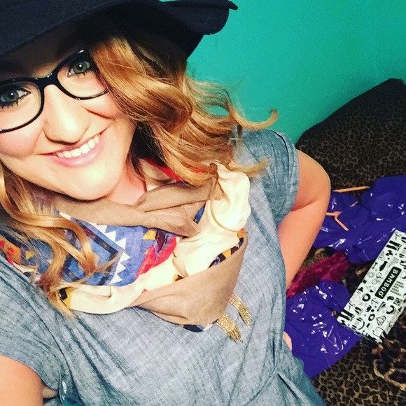 Profile Picture of Lindsey Duncan (@lmdu233) on Poshmark