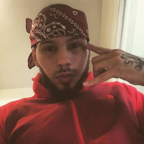 Profile Picture of Alex Redner (@alexredner411) on Poshmark