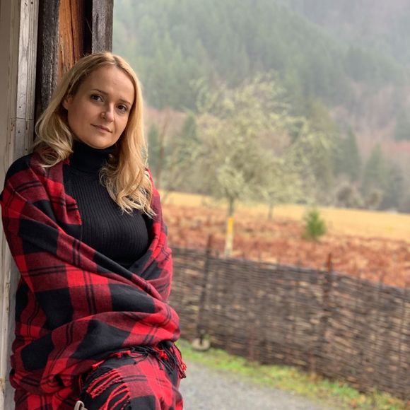 Profile Picture of Yana Leon (@yanushka777) on Poshmark