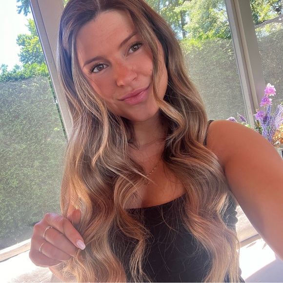 Profile Picture of Gabrielle Bernier (@gabernier1196) on Poshmark