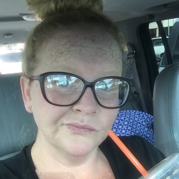 Profile Picture of Jessica Bright (@jeslbrights1) on Poshmark