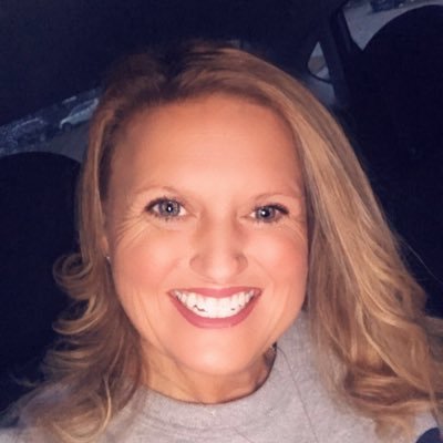 Profile Picture of Elizabeth Engle (@Elizabe02367092) on Twitter