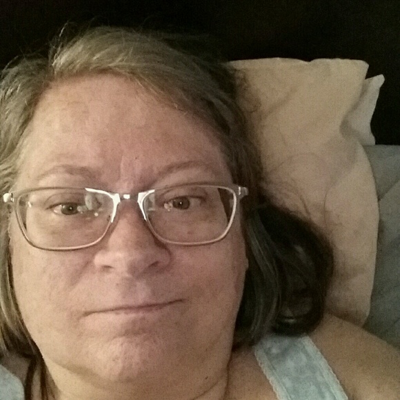 Profile Picture of Dianna Thomas (@daisydee77) on Poshmark